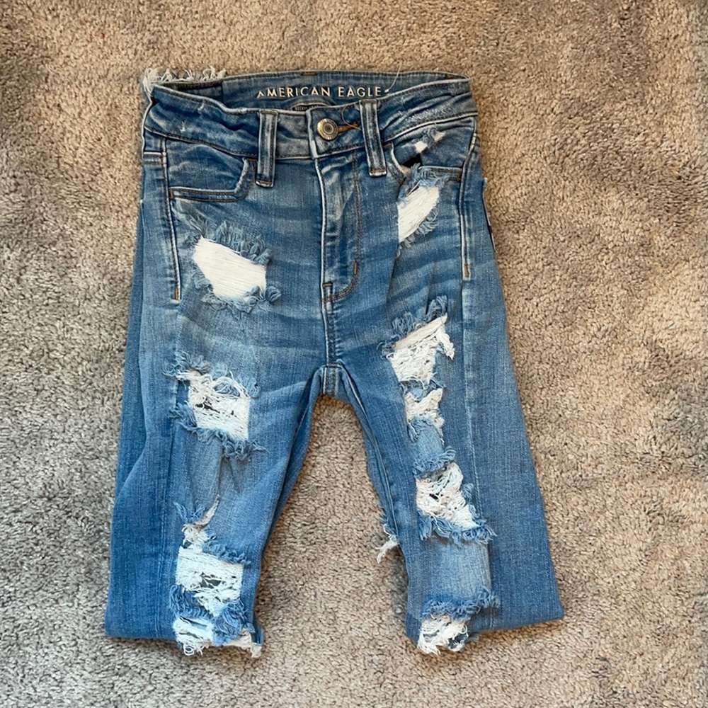 Medium Wash American Eagle Ripped Jeans